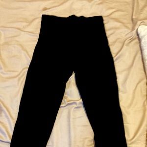 They are black athletic leggings kids size small